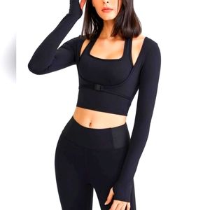 NWT Cozypoin women's long sleeve crop cutout yoga top w/thumbs holes size M blk
